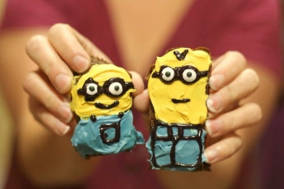 Make It A Family Movie Night With Minion Brownies #MinionsAtTarget #CollectiveBias #ad