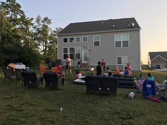 How To Plan The Perfect Outdoor Movie Night #EnterTheWonderVault