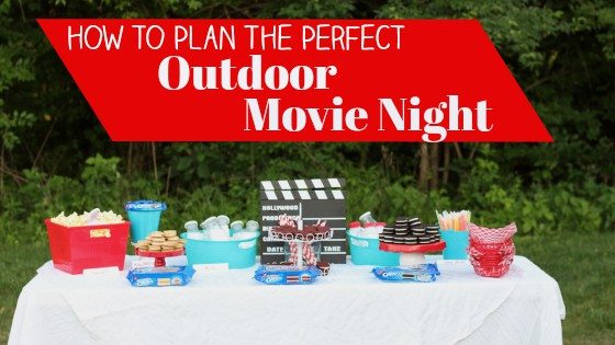 Check out these tips to plan the perfect outdoor movie night with popcorn, cookies, and milk. Plus a few things to make it even more fun!
