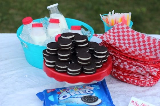 How To Plan The Perfect Outdoor Movie Night #EnterTheWonderVault