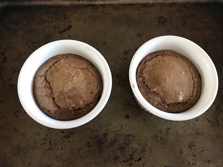 Looking for an easy and special dessert? You probably have all the ingredients in your house to make these Molten Chocolate Cakes! Get the 