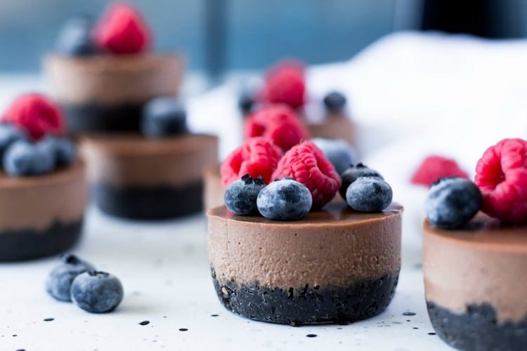 vegan mini chocolate cheesecakes #valentinessweets