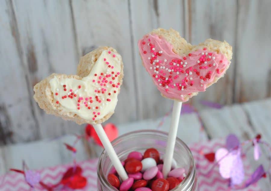 rice krispie heart pops #valentinessweets