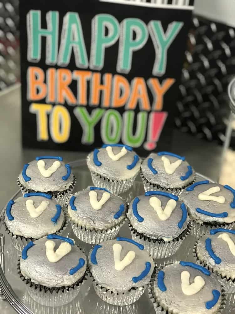 Fortnite Cupcakes & Med Kits For A Birthday Party Saving