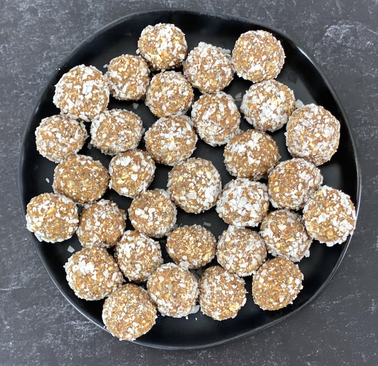 Learn how you can make these healthy 7-ingredient energy balls with Dates. It's a no-bake recipe can throw it together in about 10 minutes! 