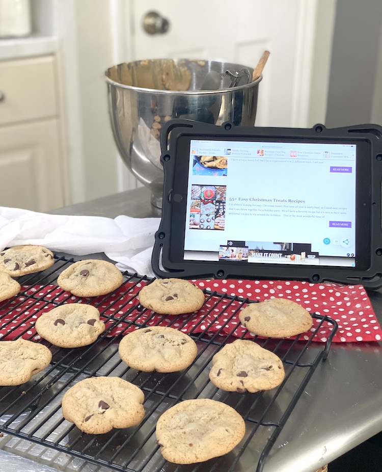 Looking for easy cookie recipes without butter? You will love this recipe for no butter chocolate chip cookies! 