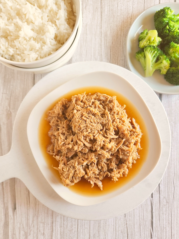 The easiest way to get dinner on the table is to make crock pot meals! Add this Crock Pot Hawaiian Chicken Recipe to your meal plan for a delicious and easy dinner! It has just 4 ingredients but you can add more to it for different variations of the recipe. 