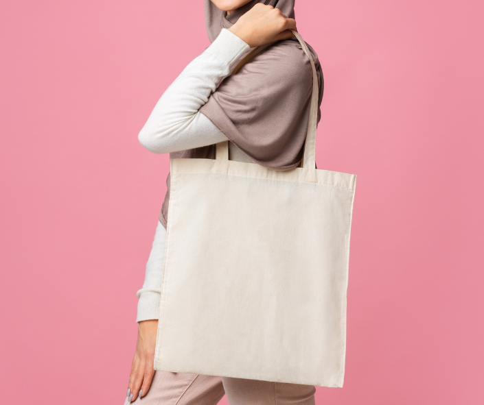 Tote bags have proven their worth as an all-purpose accessory for countless activities. From beach days to commutes, they blend style and functionality seamlessly.