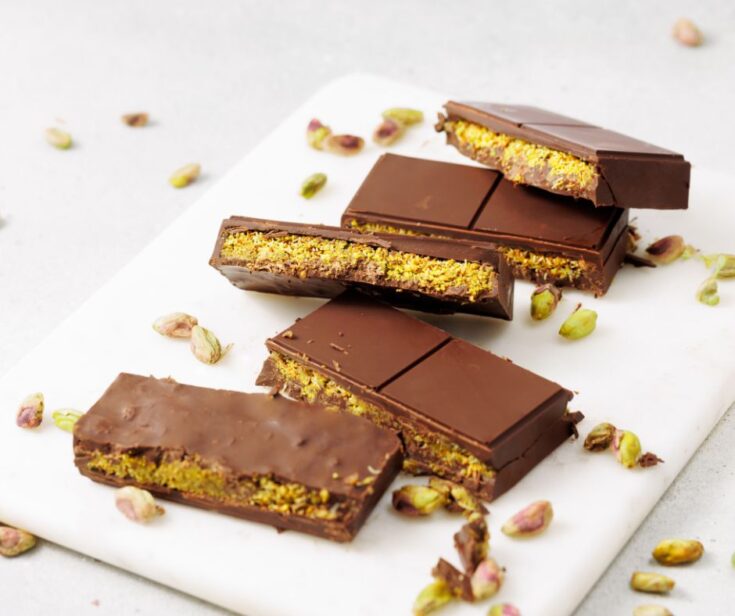You have see the viral posts and now it's time for you to try the Easy Dubai Chocolate Recipe! It's crunchy and sweet!