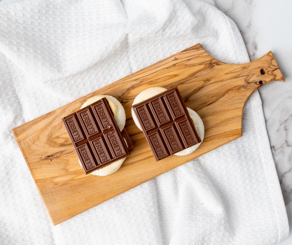 Make classic s’mores in minutes with this quick & easy Air Fryer S’mores recipe—no campfire needed! Gooey, chocolatey, ready in just 5 minutes.